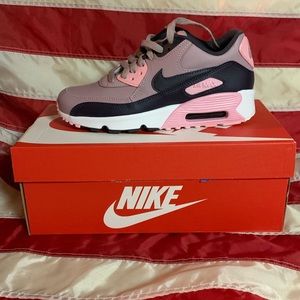 BRAND NEW Nike Air Max 90